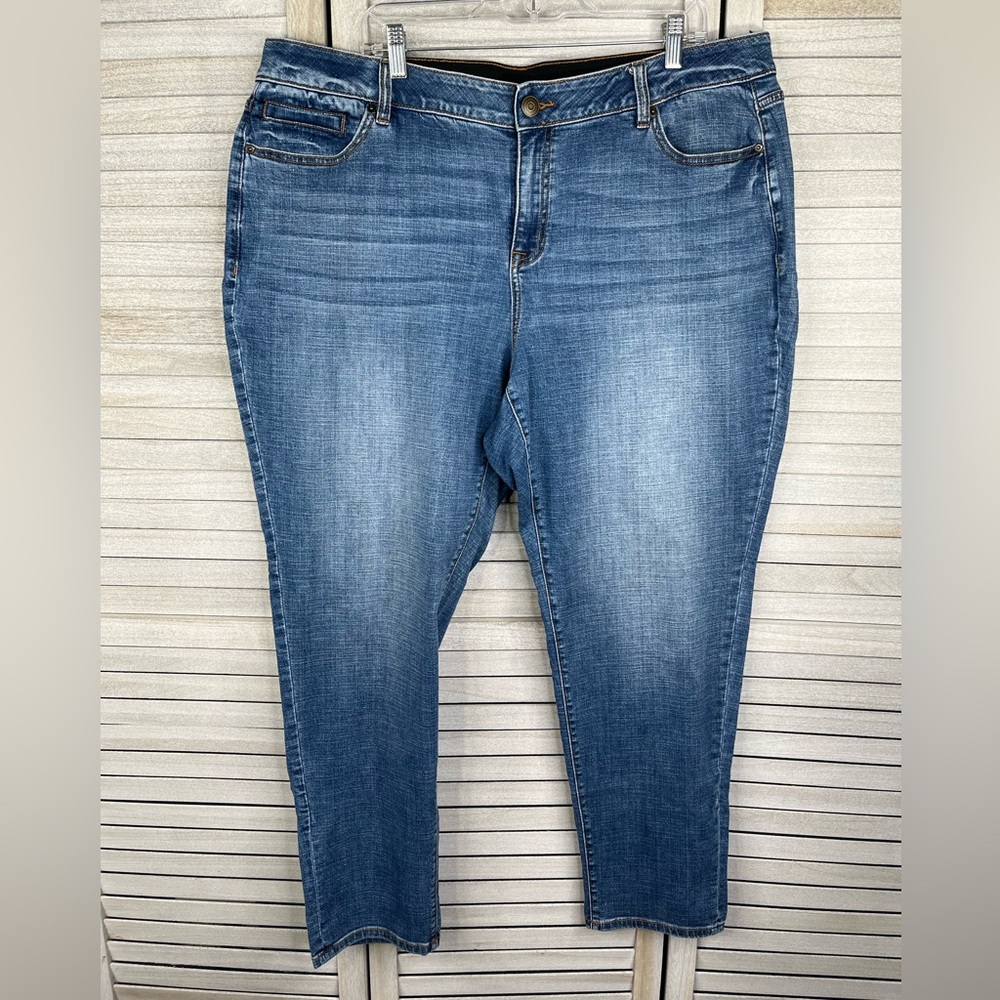 VENEZIA (by Lane Bryant) Skinny Jeans w Factory Fade-20
